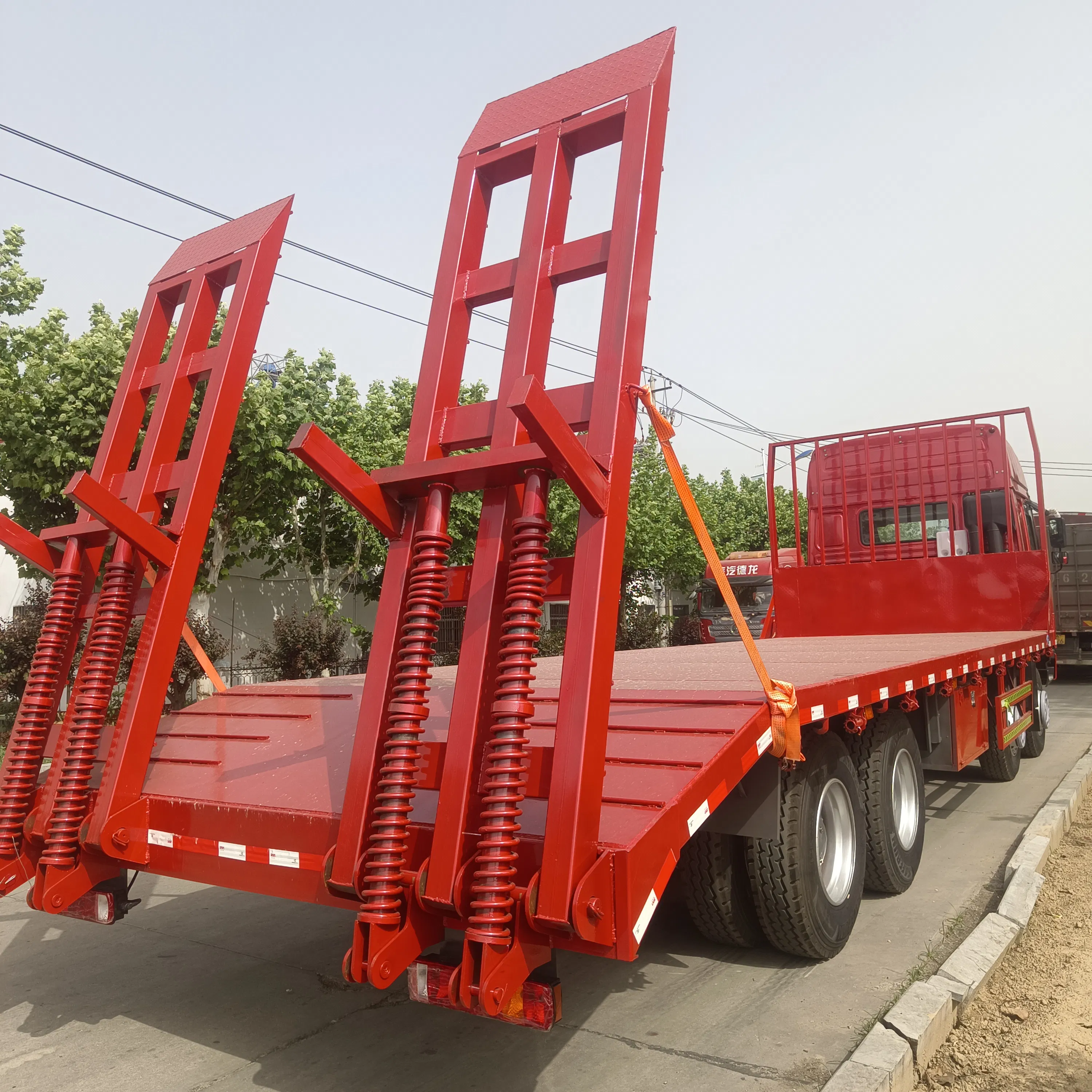 Multi-Function 8X4 Sinotruk HOWO 371HP Flatbed Truck Container Transporter Heavy Machinery Transport HOWO Truck
