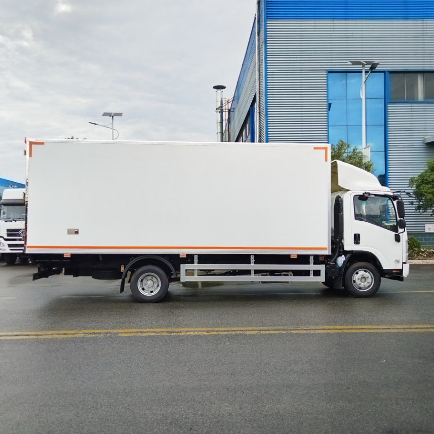 High Performance Refrigerated Truck Engineered for Extended Urban Deliveries with Superior Temperature Retention