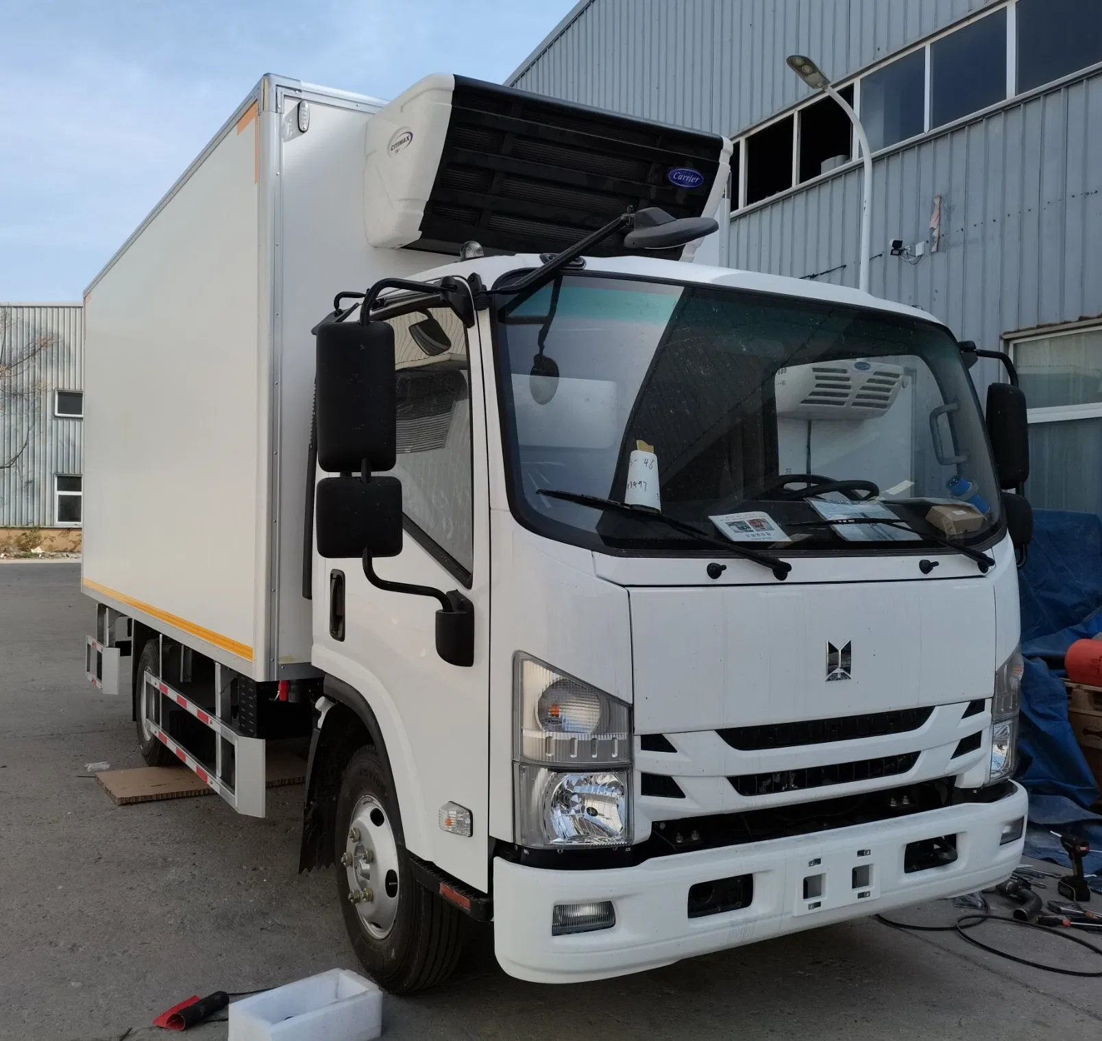 Isuzu Elf Kv100 140HP 4X2 4.015m Refrigerated Truck Refrigerator for Transport Food