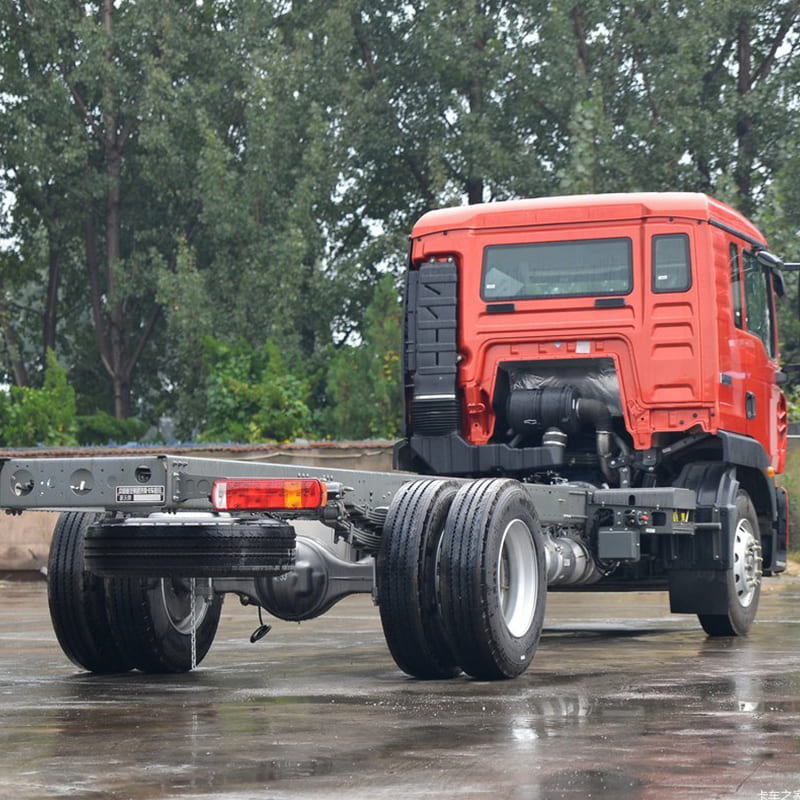 HOWO 4X2 Heavy Duty Tractor Truck Semi Truck for Urban Distribution Lightweight Design Cost Efficient Short Haul Logistics Flexible Steering Factory Price