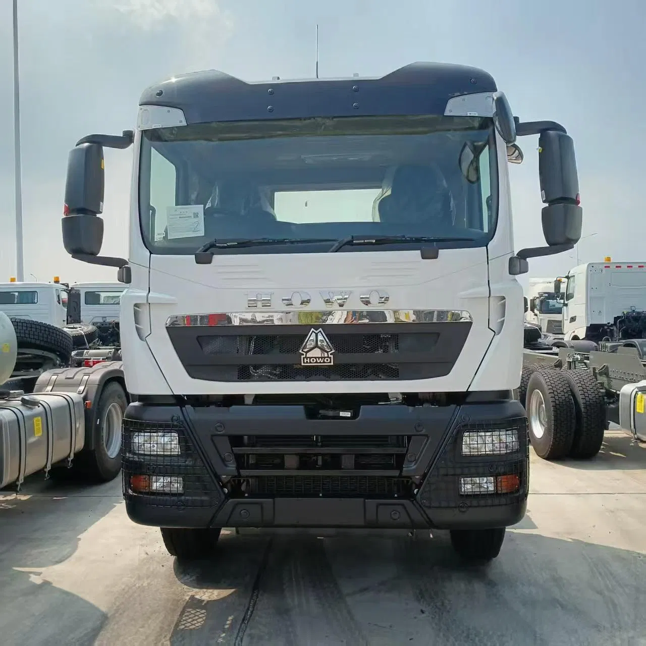 HOWO Tx 6×4 371-430HP Heavy-Duty Tractor Truck Lr for Urban Logistics Distribution