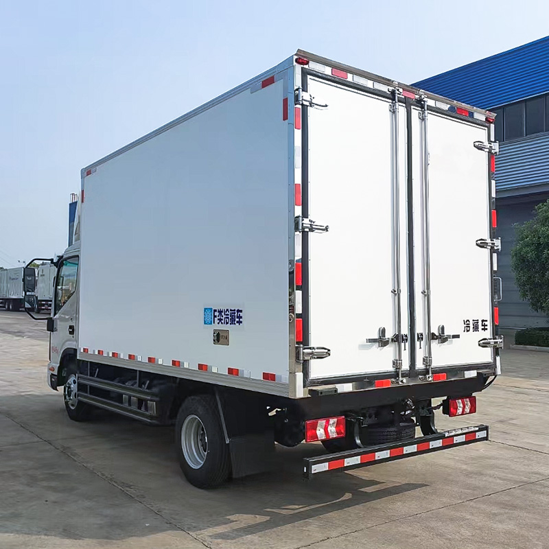 JAC Dongfeng Foton Box Truck 4*2 6*2 Light Refrigerated Transport Vehicle Van