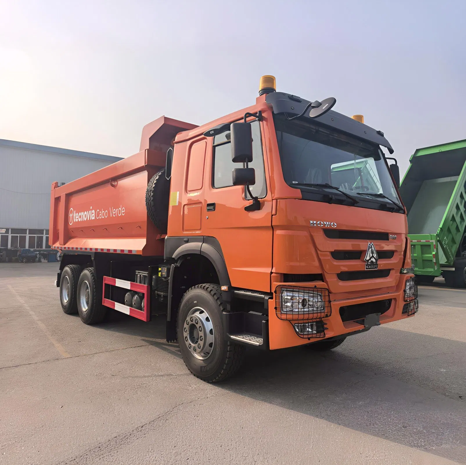 China Sinotruk HOWO Heavy Duty 6X6 All Wheel 4WD Electric Crawler Crane Diesel Man Trailer Dumper Tipper Dump Truck Trailer Price for Sale