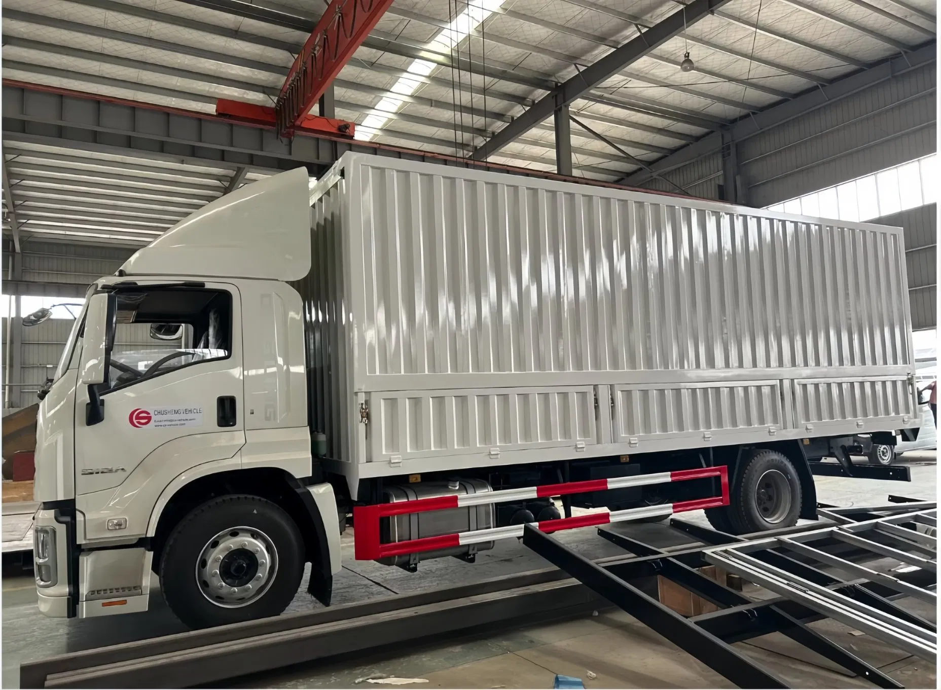 Best Price 10 Ton Diesel Wing Van Truck with 4X2 Chassis – Ideal for Logistics and Distribution