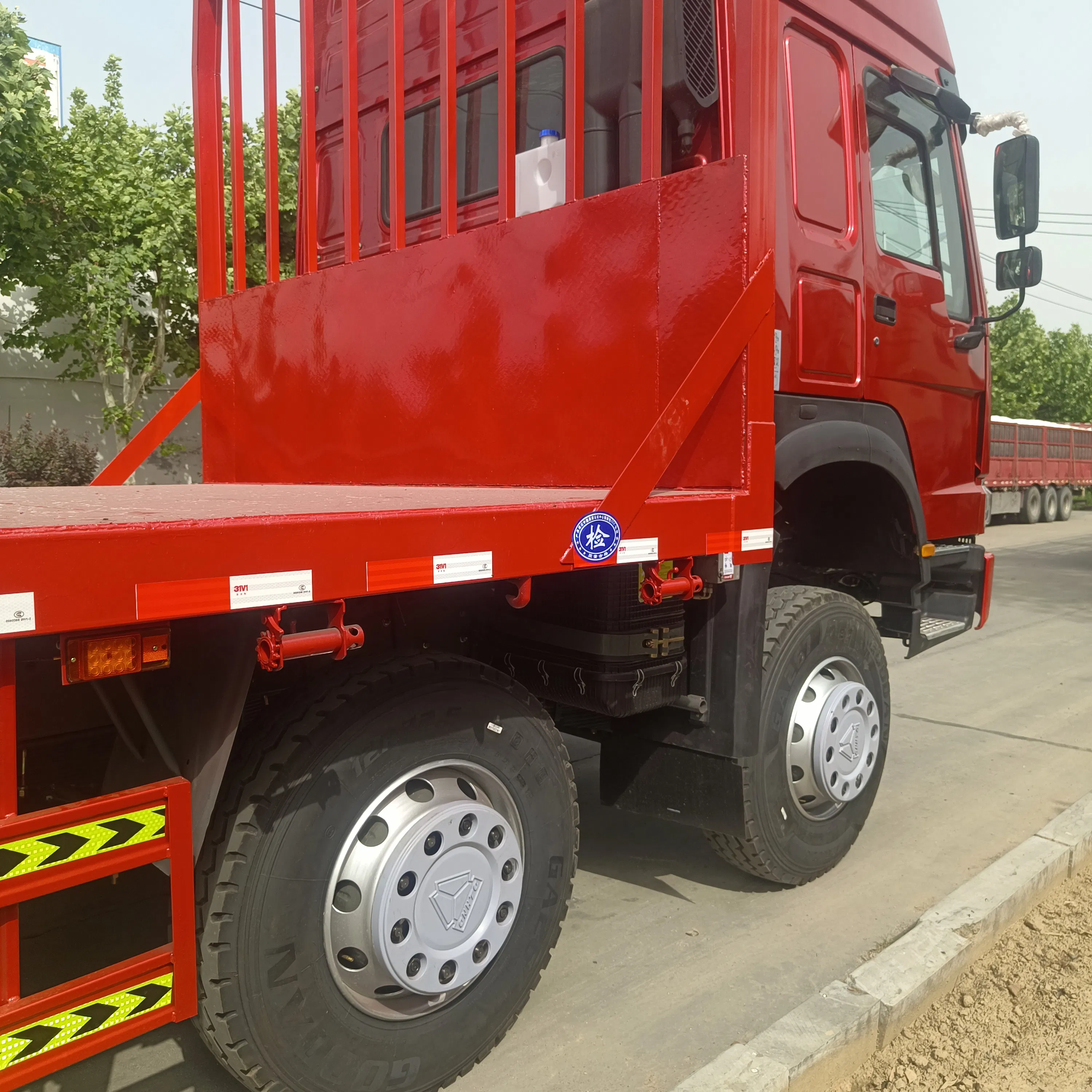 Multi-Function 8X4 Sinotruk HOWO 371HP Flatbed Truck Container Transporter Heavy Machinery Transport HOWO Truck