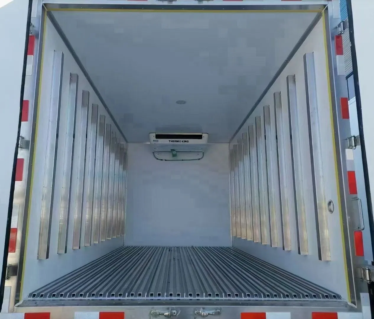 Used Isuzu Vegetable Transport Truck, Milk Transport Refrigerated Truck