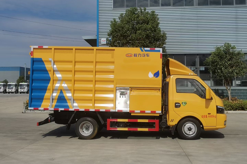 Dongfeng Tuyi Material Shredding Truck - Tree Branch Crusher (8m³ , 4t/h) China Mobile Wood Crushing Vehicle