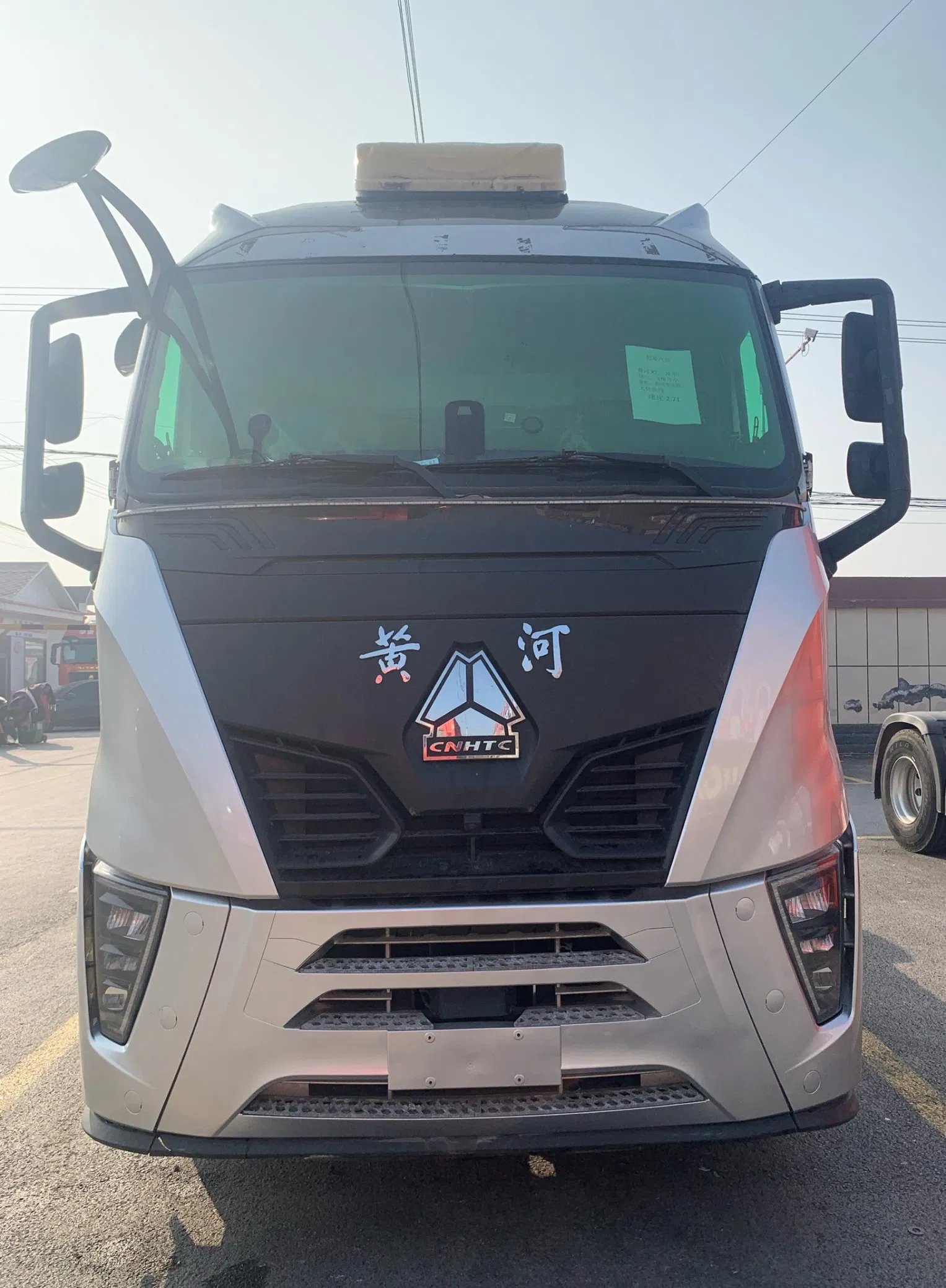 Used Tractor Yellow River X7 Heavy Truck 6X4 Logistics Distribution and Express Express Special Vehicles, The Ideal Choice for Long-Distance Logistics Transport