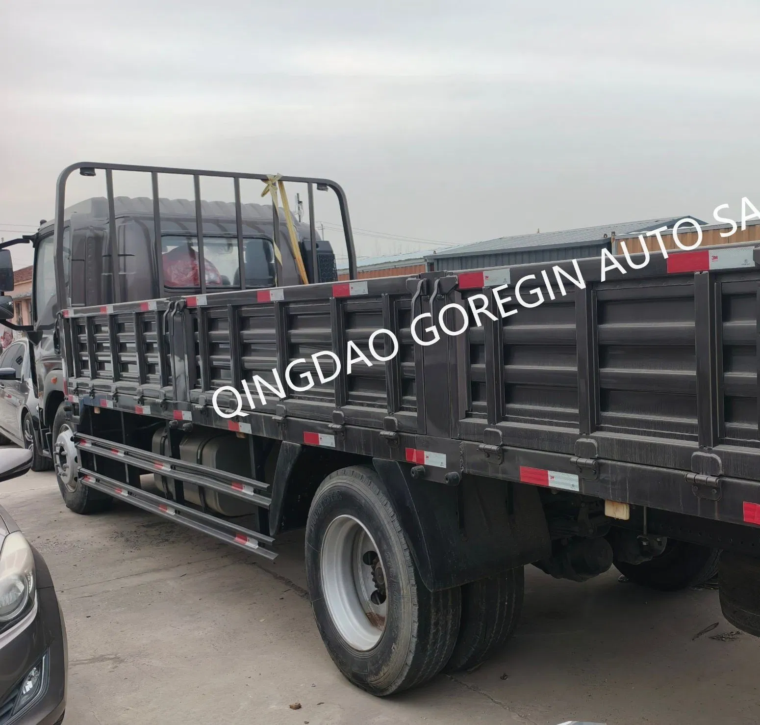 Low Price China Cheap Sinotruk HOWO 4X2 Used Second-Hand Flatbed Truck Transport Trucks Light Cargo Van Box Truck