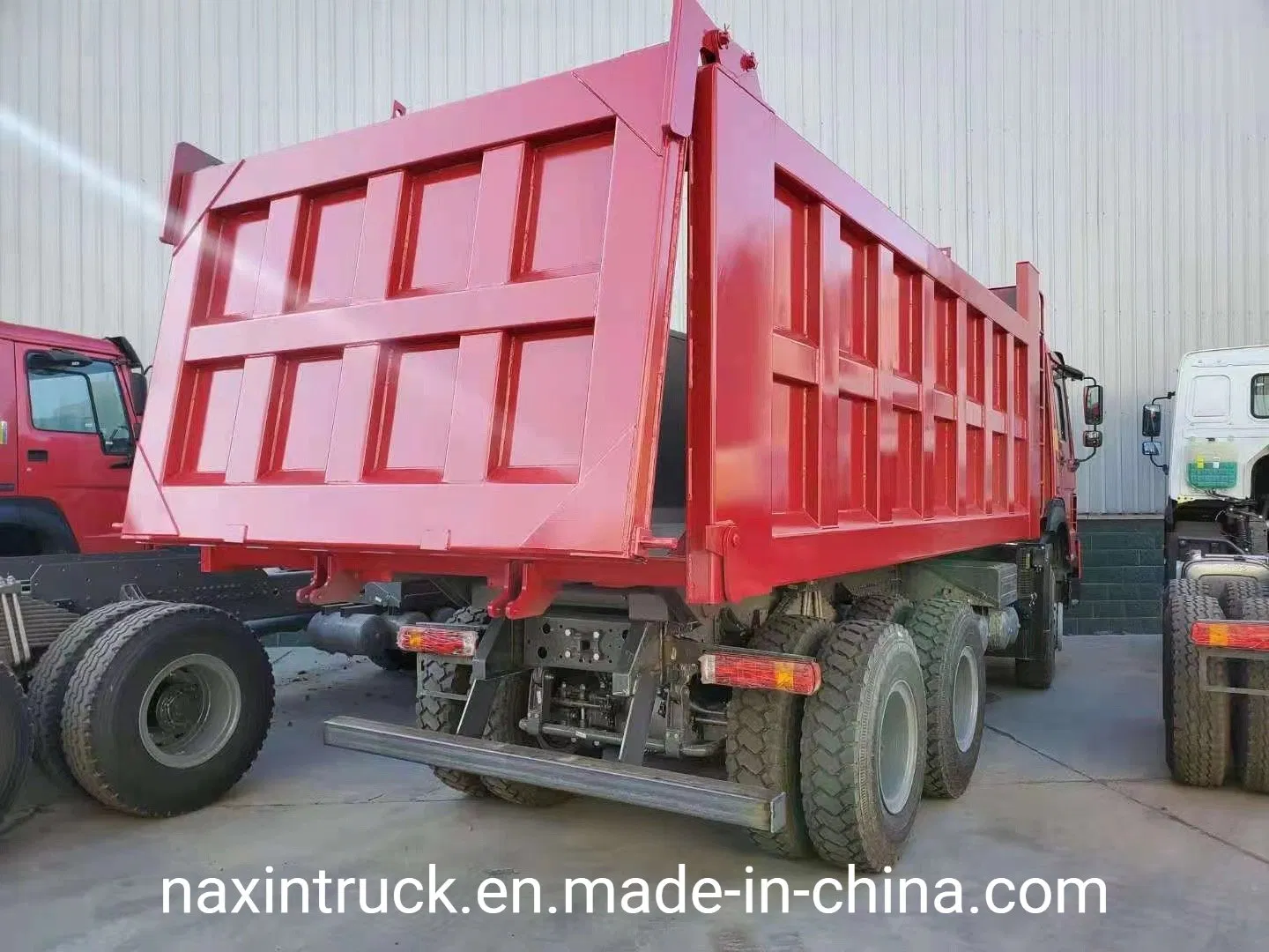 Sinotruck HOWO 6X4 Mini Dump Tipper Delivery Cargo Lorry Box Truck Used Vehicles