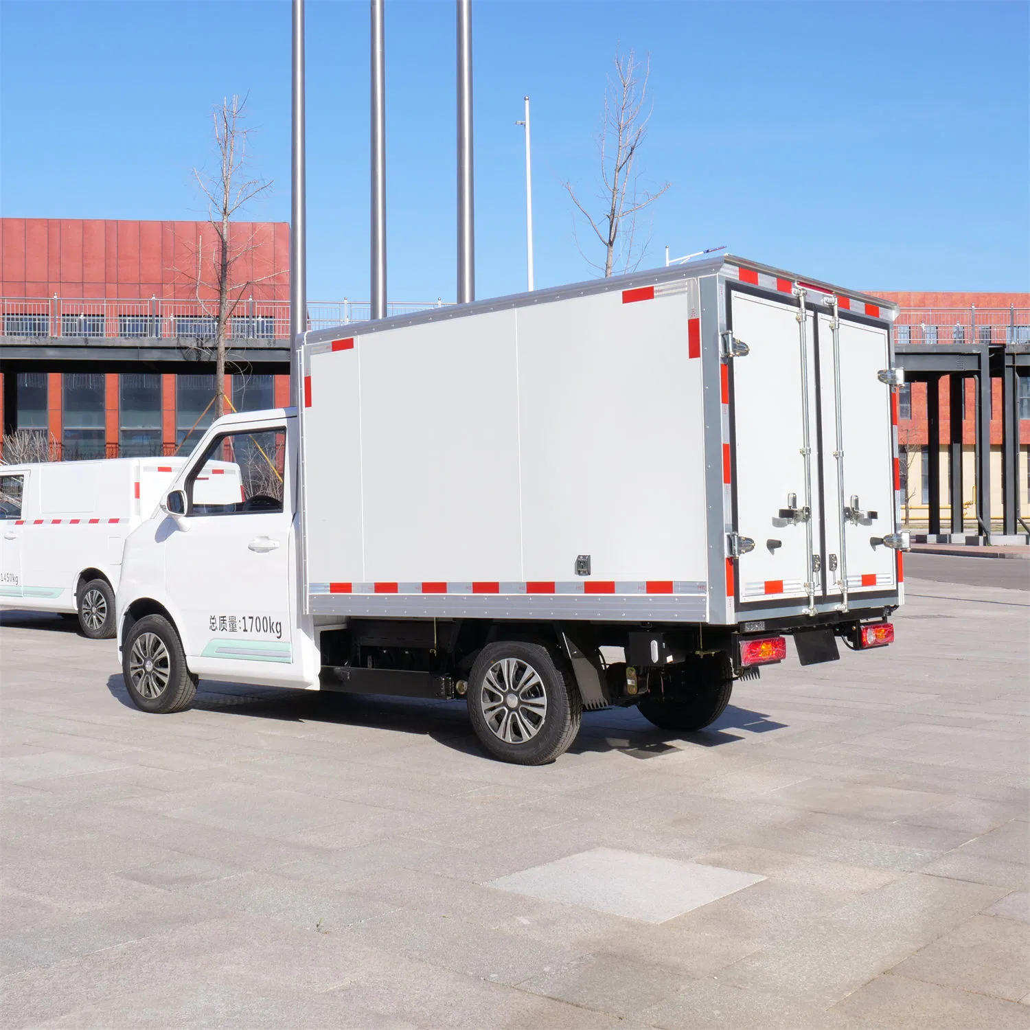 Cheshx2 Lorry Truck Light Operated by Battery (BEV) Electric Cargo Box Truck with Big Power and Strong Motor Power for Express Transport Vehicles