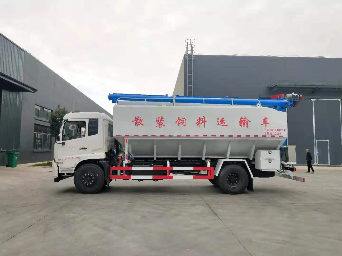 24 Cubic Meters Dongfeng Tianjin Feed Transport Vehicle Box Transport Truck Cargo Transport Truck Flatbed Transport Truck