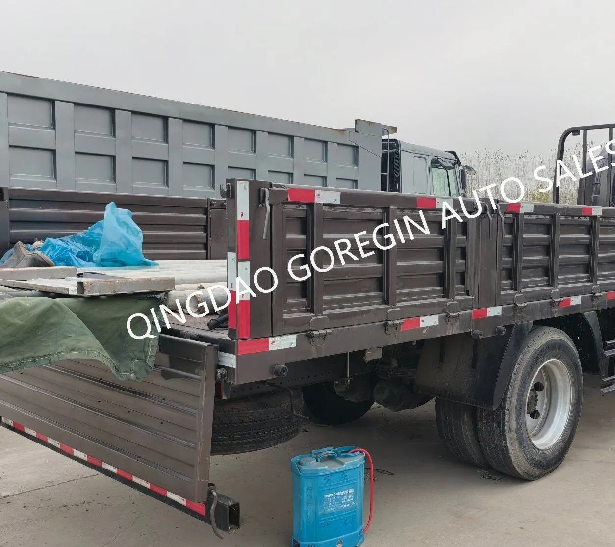 Low Price China Cheap Sinotruk HOWO 4X2 Used Second-Hand Flatbed Truck Transport Trucks Light Cargo Van Box Truck