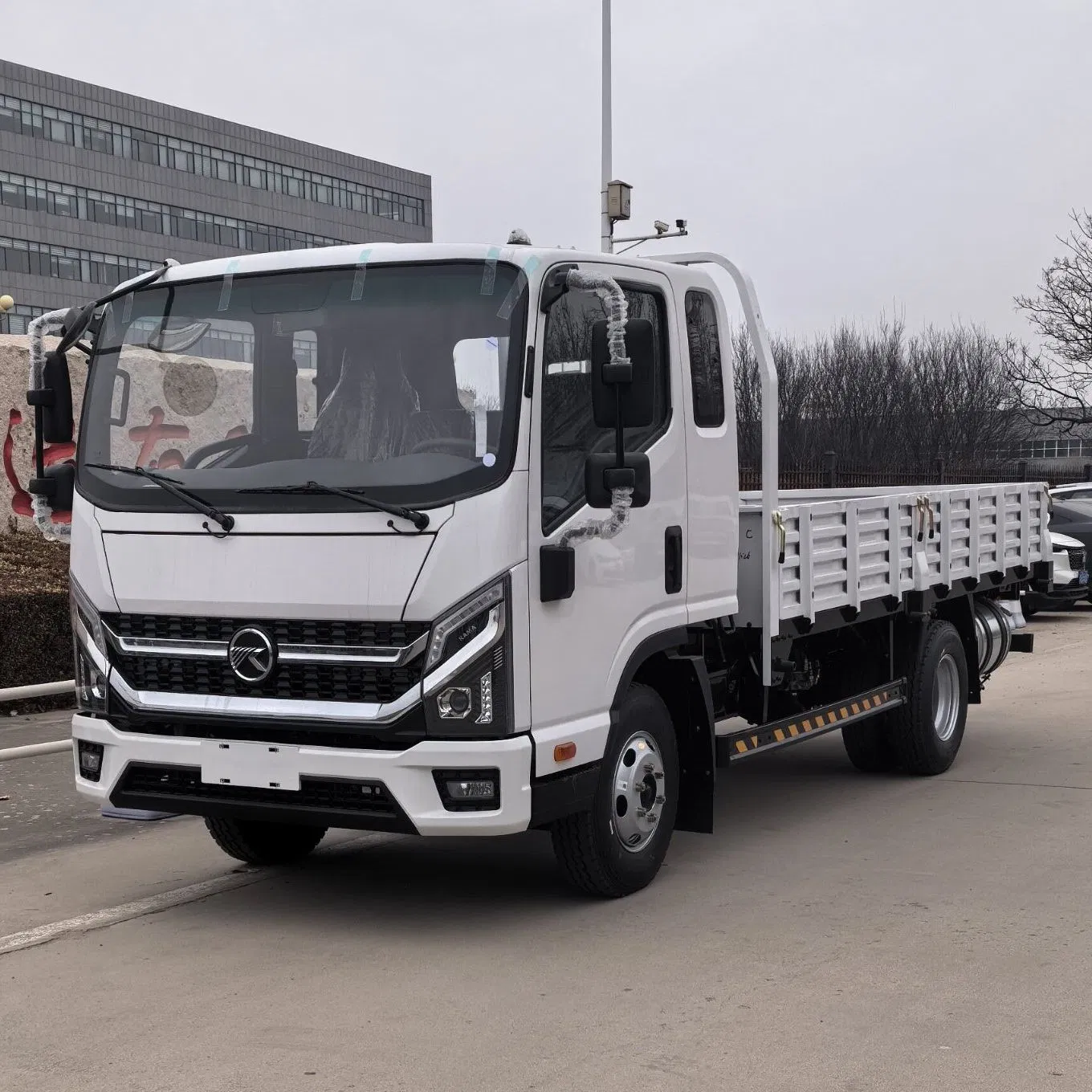 Kama M Series Durable 5-Speed Manual Diesel Truck for Urban Logistics and Delivery