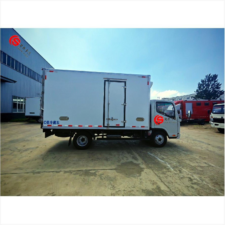 Cost Effective JAC 4X2 Refrigerator Truck for Urban Food Delivery
