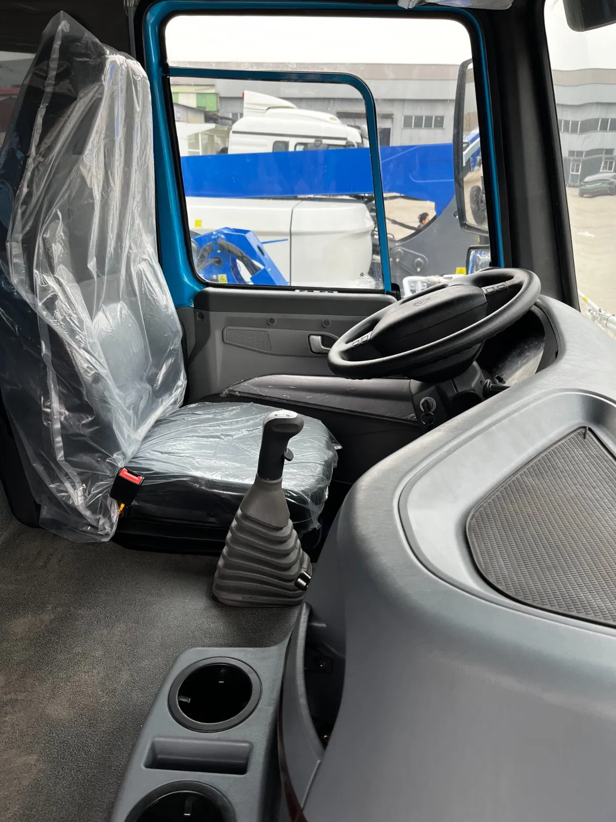 HOWO 8X4 Radial Tyre Dump Truck for Construction Projects