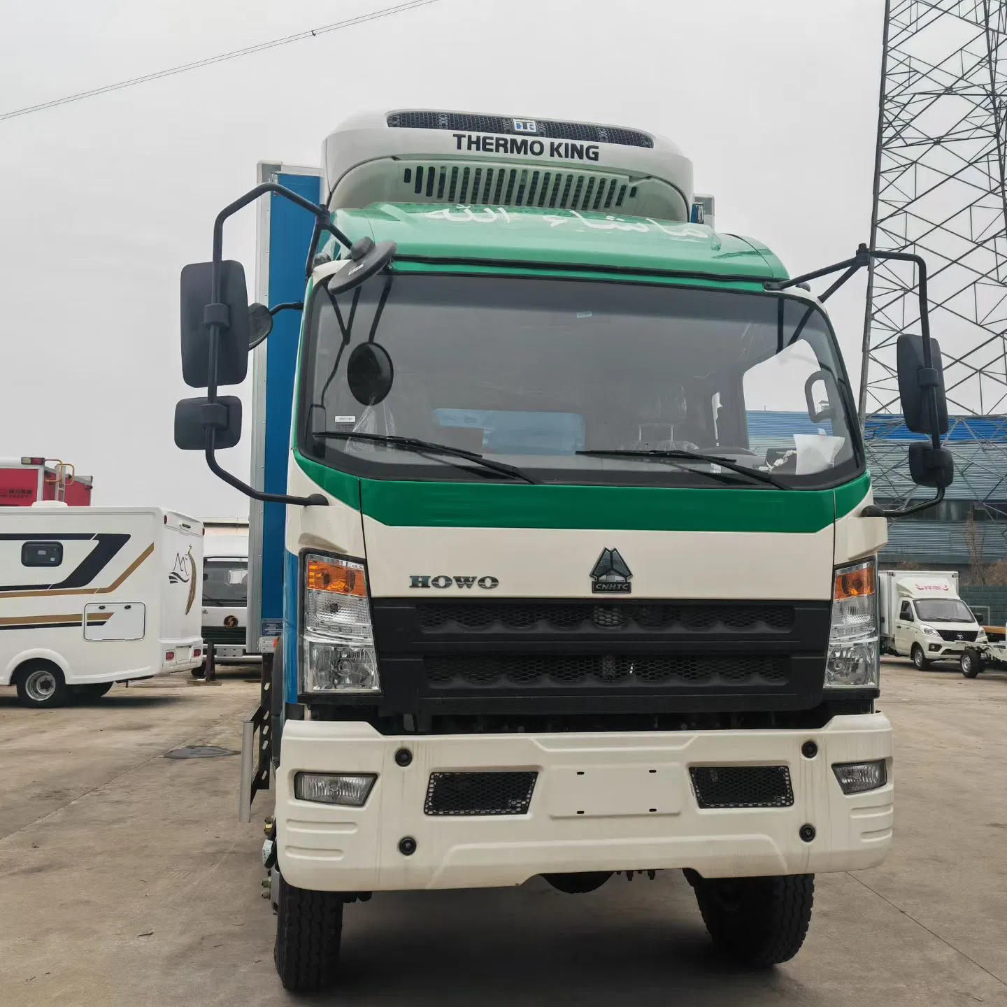 HOWO Refrigerated Refrigerator Van Box Freezer Transport Box Food Cooling Cargo Truck