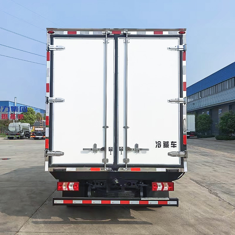 JAC Dongfeng Foton Box Truck 4*2 6*2 Light Refrigerated Transport Vehicle Van