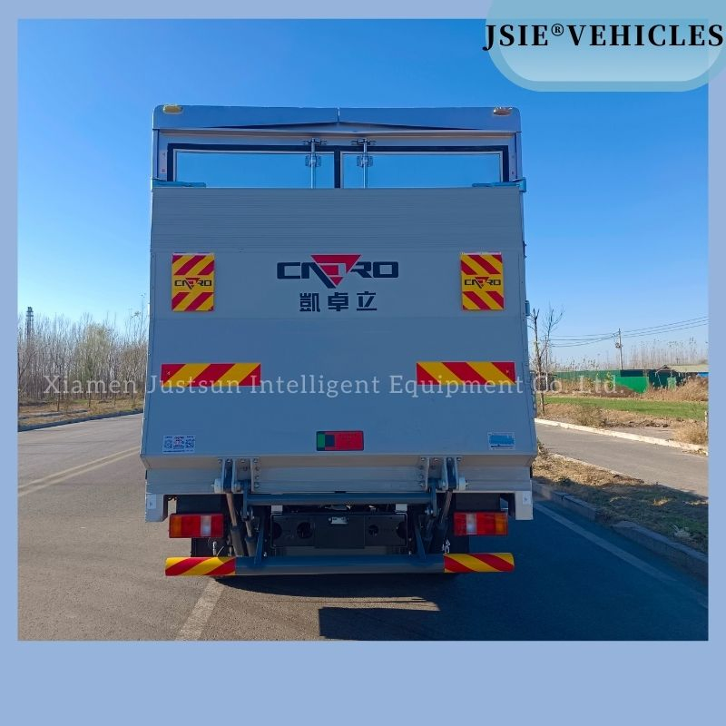 HOWO 4X2 Wing Container Transport Vehicle Truck