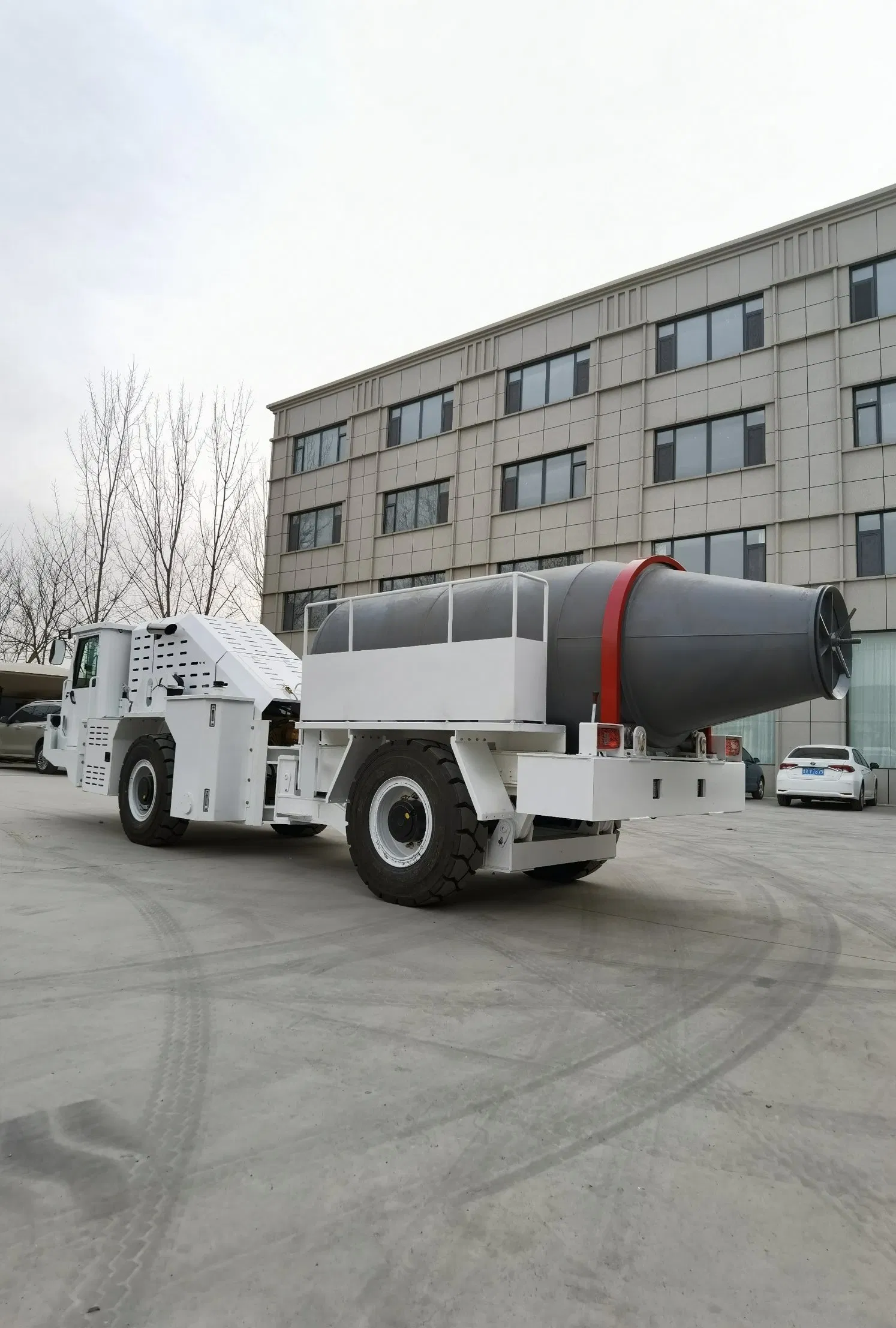 Durable Concrete Mixer Truck Underground Utility Vehicle in Stock