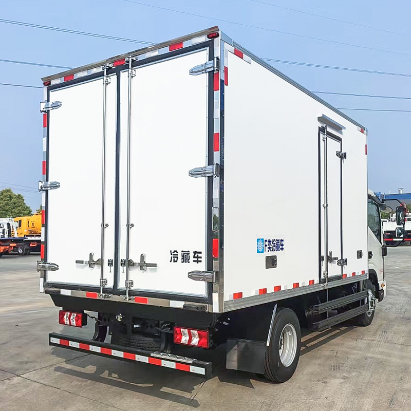 JAC Dongfeng Foton Box Truck 4*2 6*2 Light Refrigerated Transport Vehicle Van