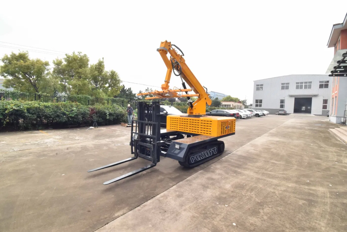 CE Certified Plk Lift Crawler Truck Photovoltaic PV Panel Installation Vehicle