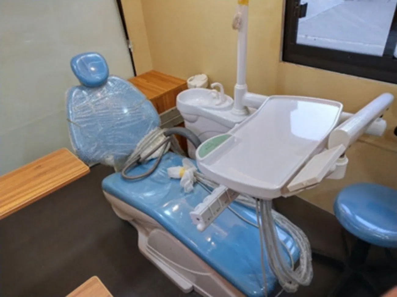 Veículo de Clínica Odontológica Móvel Maxus V90 Totalmente Equipado com Personalização Original de Fábrica