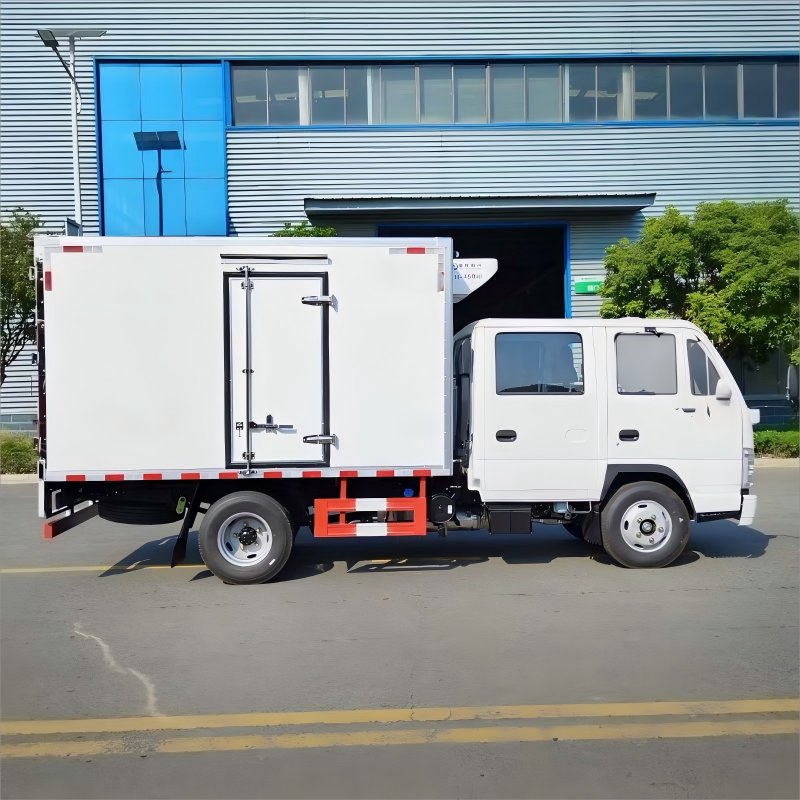 4X2 Caminhão Refrigerado Isuz U 20 Tonelada Cabine Dupla Van Isolada para Transporte de Alimentos, Refrigerador, Congelado, Cadeia Fria, Logística, Transporte de Carne Fresca