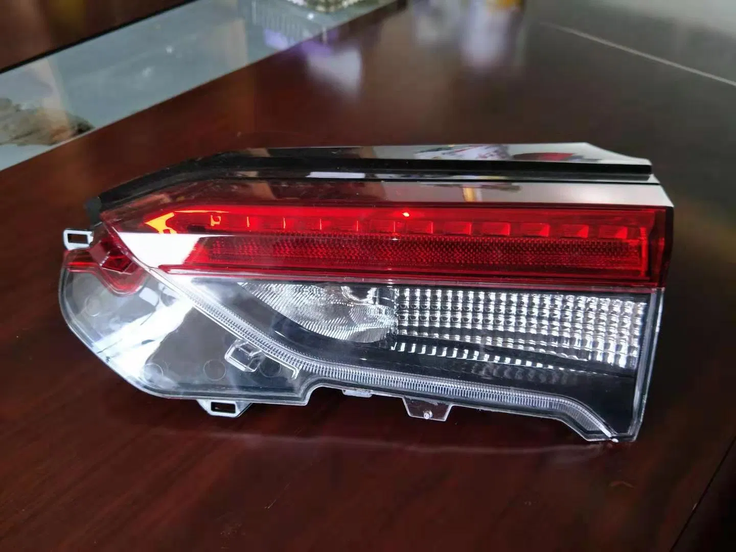 Venda de Fábrica por Atacado Luz Traseira Interna para RAV4 2019 EUA Le Xle Limitado