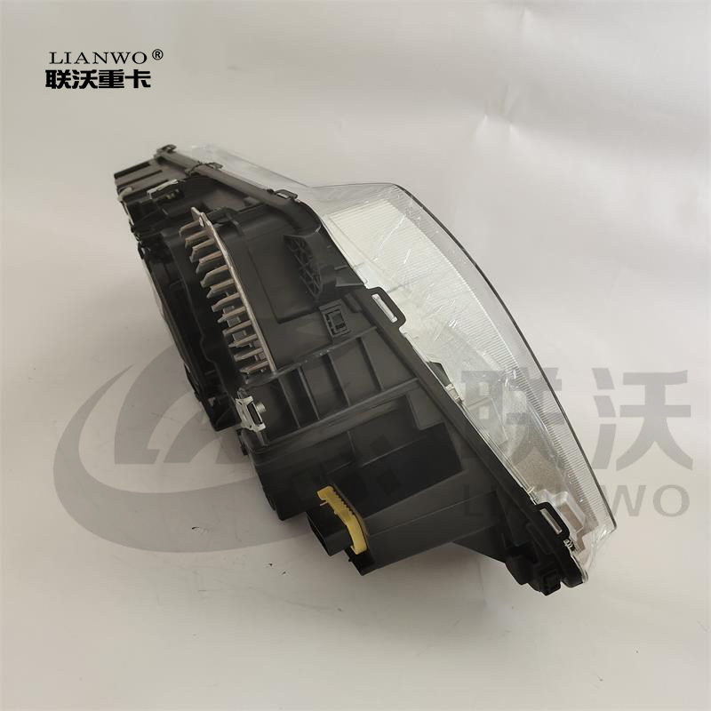 24V Farol Dianteiro de Cabeça de Chrome para Caminhão Pesado Vlv 21221130r