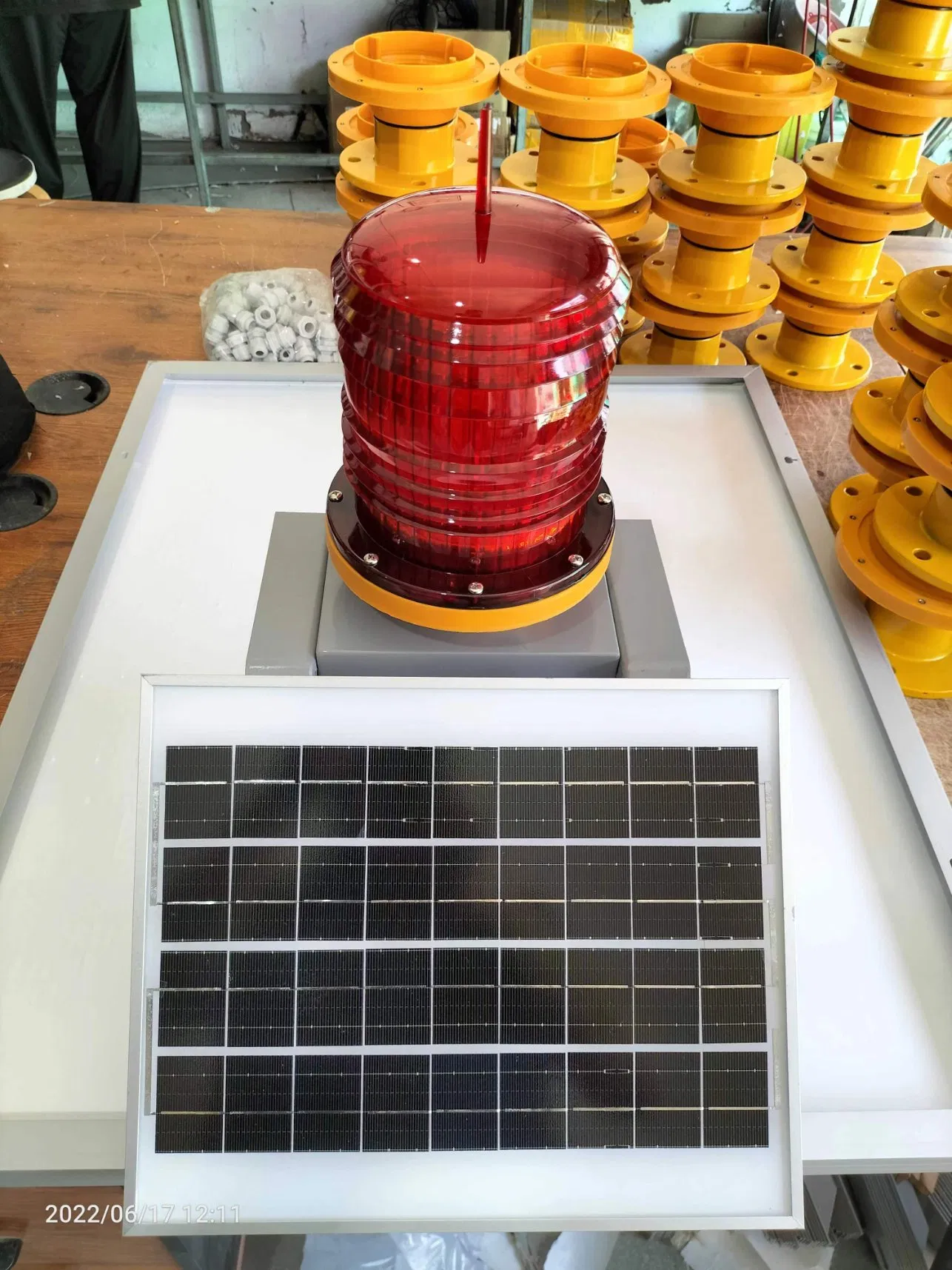 Farol de Obstrução de Torre de Guindaste com Luzes de Advertência LED Piscantes para Navegação Aérea e Marinha Alimentado por Energia Solar
