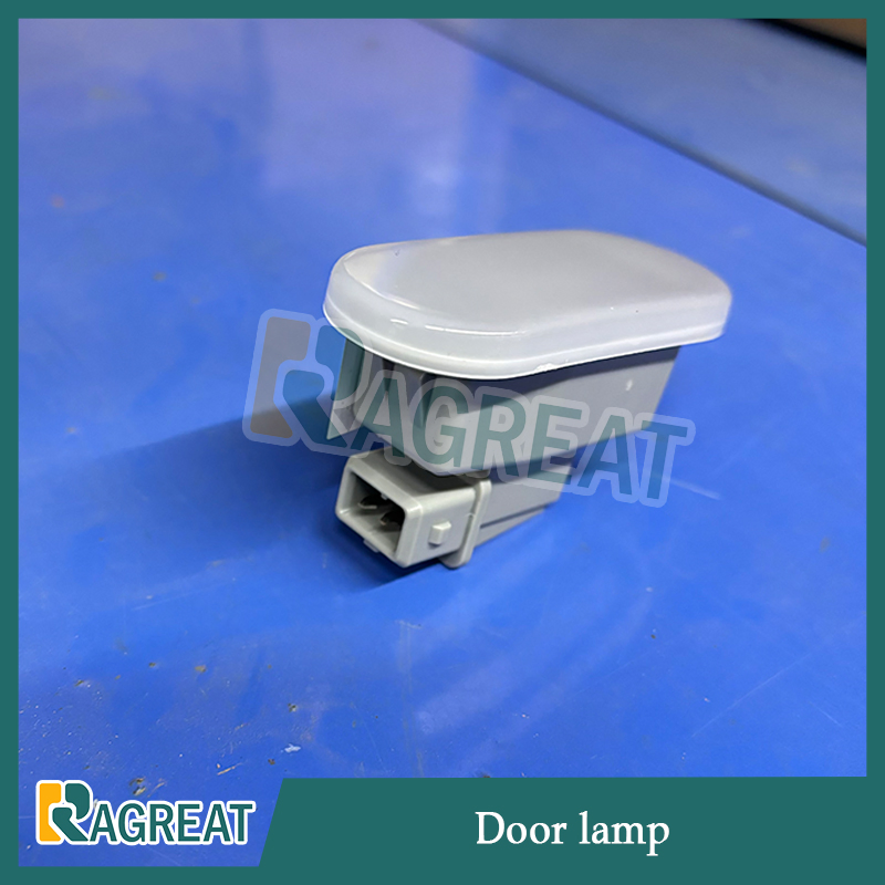 Iluminação Interior (Esquerda) 811W25201-6001 para HOWO T5g Sinotruk HOWO Sitrak Beiben North Benz Shacman FAW Dongfeng JAC