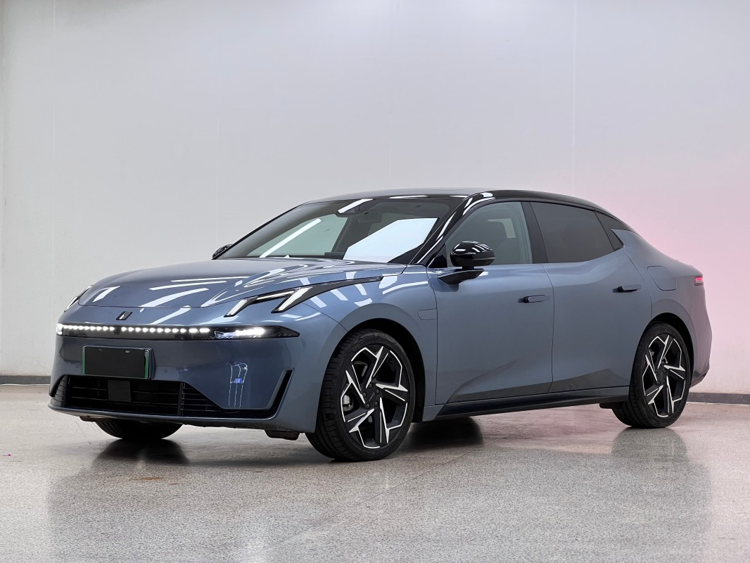 Virada à Esquerda Carro Lynk&Co 07 2024 Em-P 126 Longa Distância Ultra Rápido Carregamento