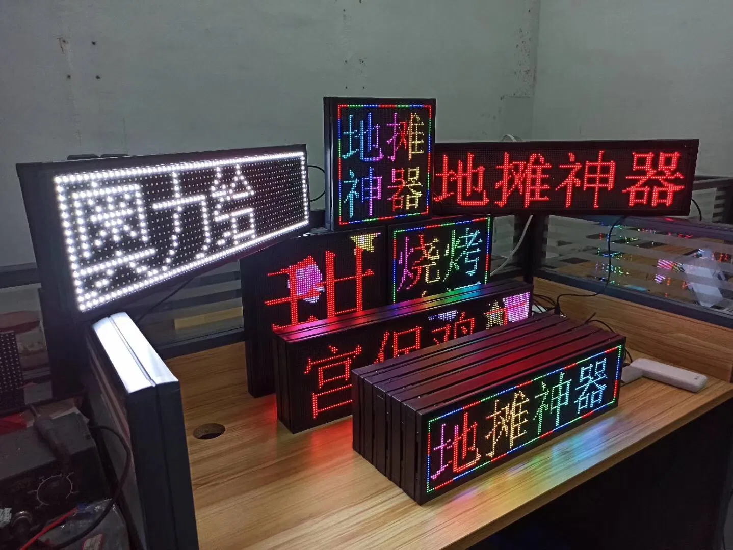 Placa de LED RGB para loja com exibição de mensagem em movimento para fábrica