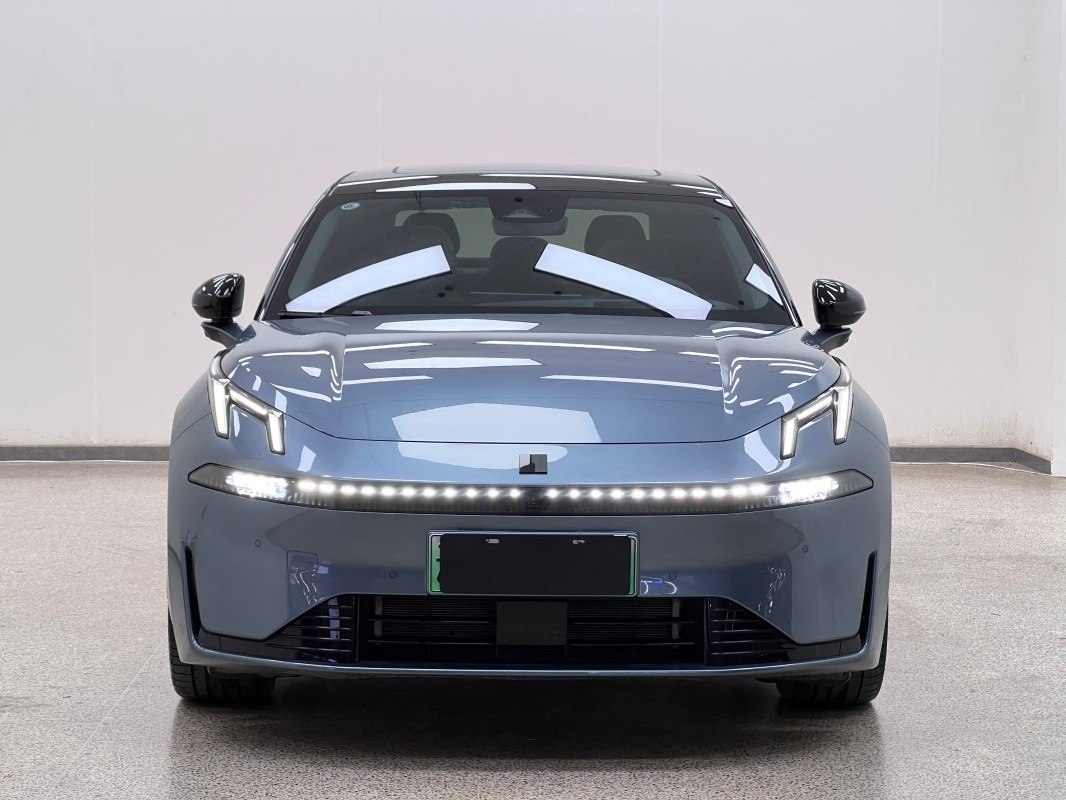 Virada à Esquerda Carro Lynk&Co 07 2024 Em-P 126 Longa Distância Ultra Rápido Carregamento