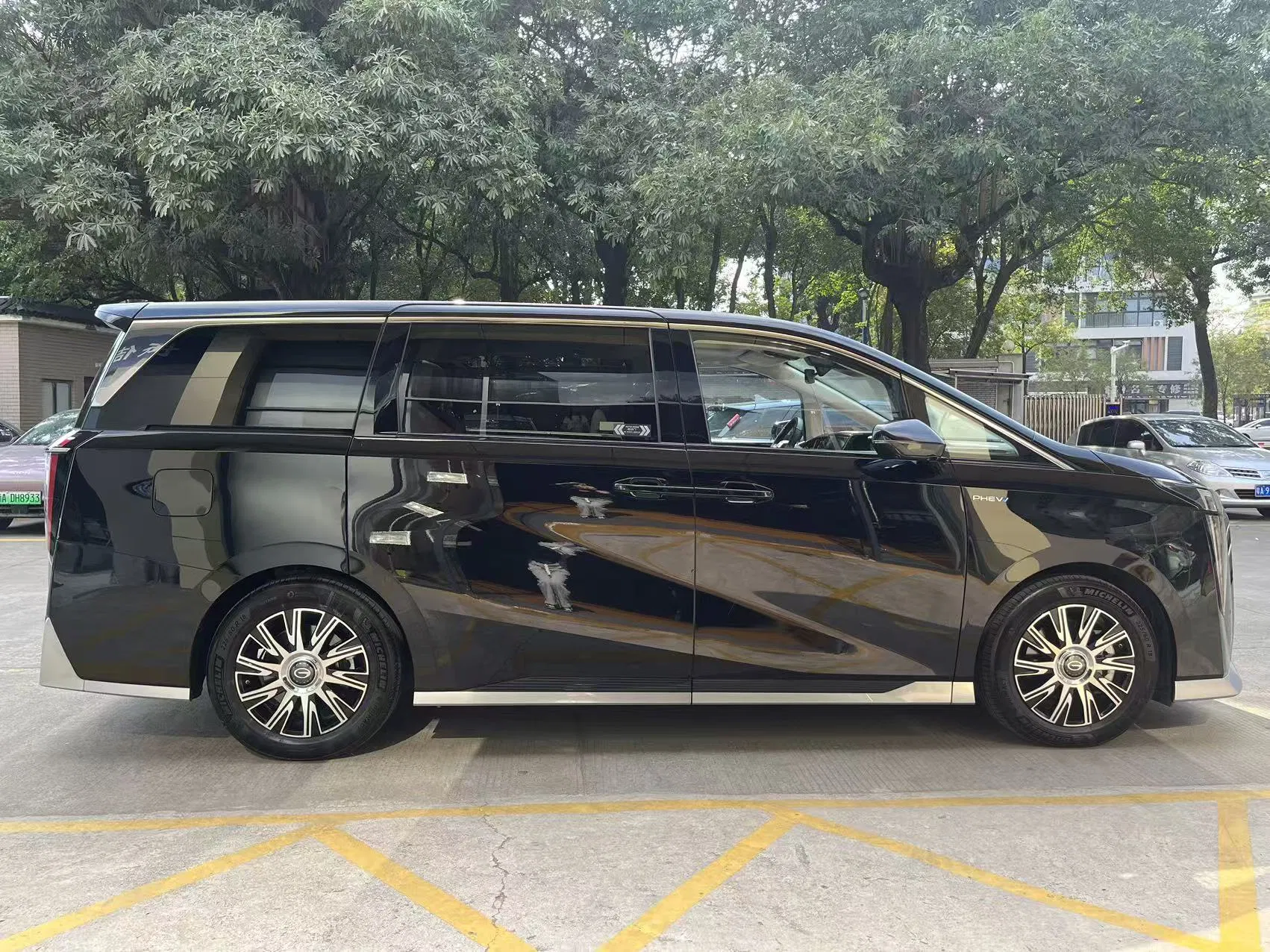 2023 GAC E9 Phev: 136km EV, Assentos de Luxo, Híbrido