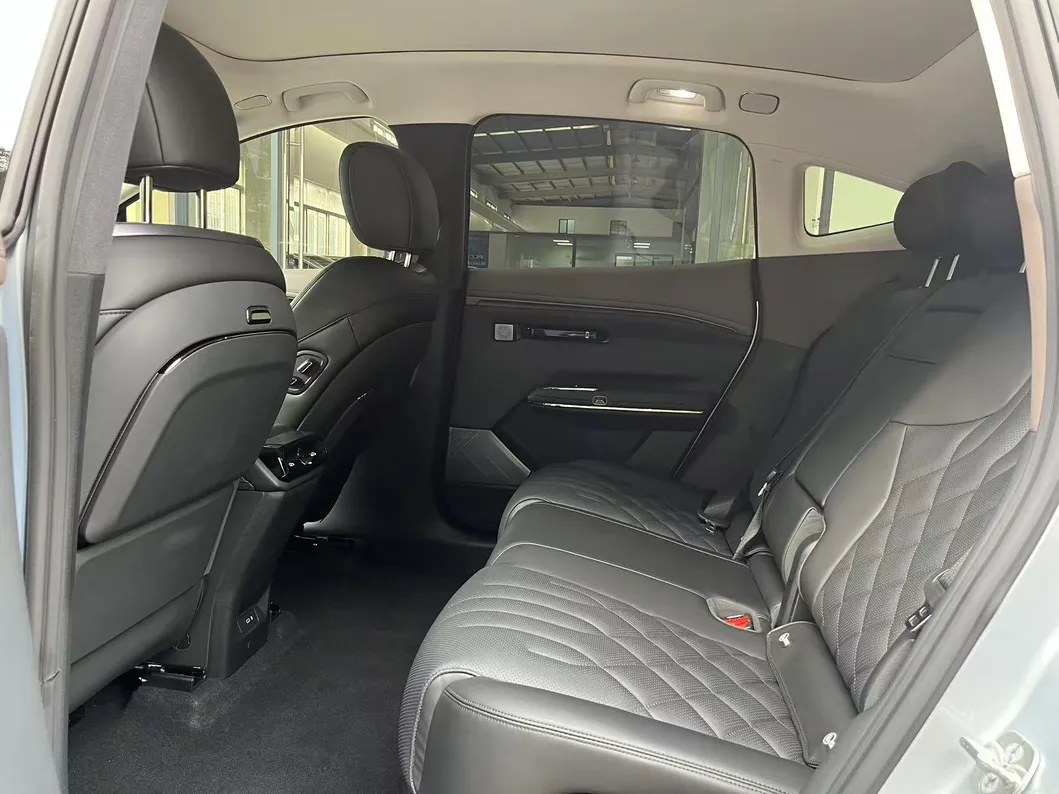 2024 Hiper Ht Interior