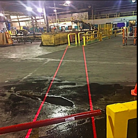 Luz de Cuidado para Pedestres com Feixe Laser à Prova d'Água 9-80VDC Vermelho Verde Azul Montada Lateral com Forte Ímã
