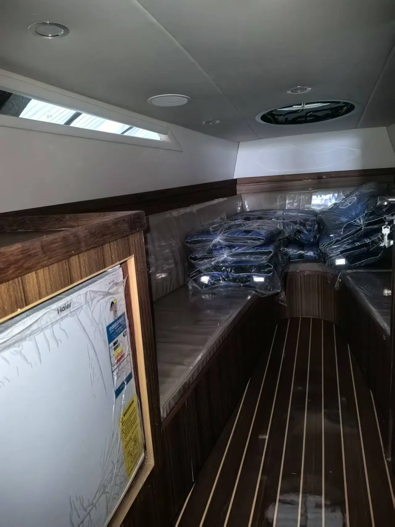 10 Meter Rigid FRP Yacht with Twin YAMAHA 150HP Outboard Motor