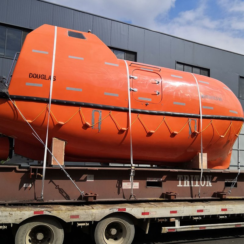 Solas 5.8m Fiberglass Boat Hull Enclosed Life Boat Marine Safety Equipment