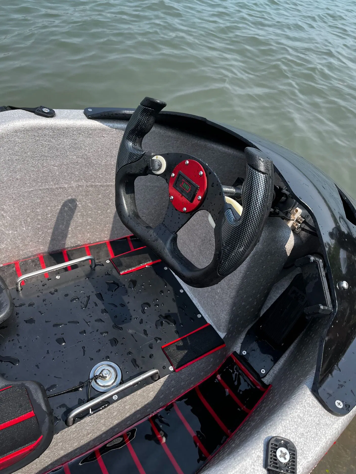 Ocean Water Sports Mini Jet Ski 15kw Powered 48km/H Jetboat