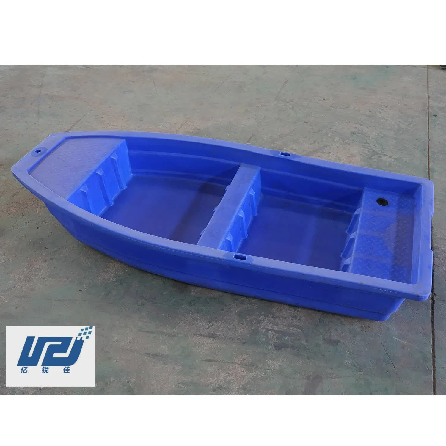 Lightweight Polyethylene Kayak or Vibrant Plastic Canoes for Recreational Paddling