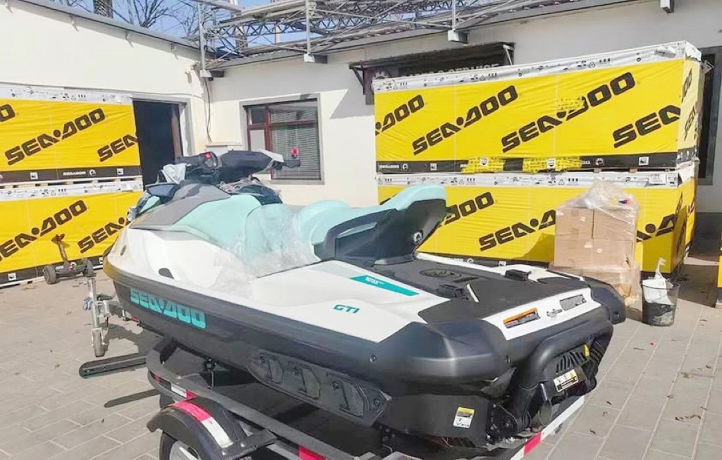 Brand New 2025 Year 325HP Seadoo Rxp-X 325 Red Jet Ski Bombardier