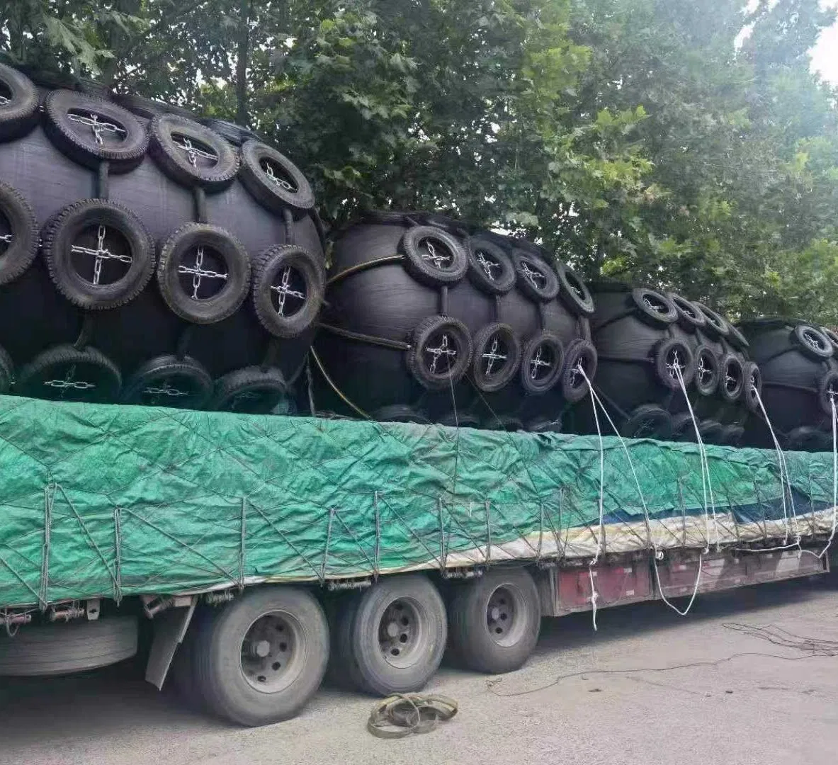 Low Price Hot Sale Manufacturer/Supplier Professional Pneumatic Marine Fender Marine Rubber Fender with Truck Tires for Sale/Boat/Ship/Vessel/Dock/Marine