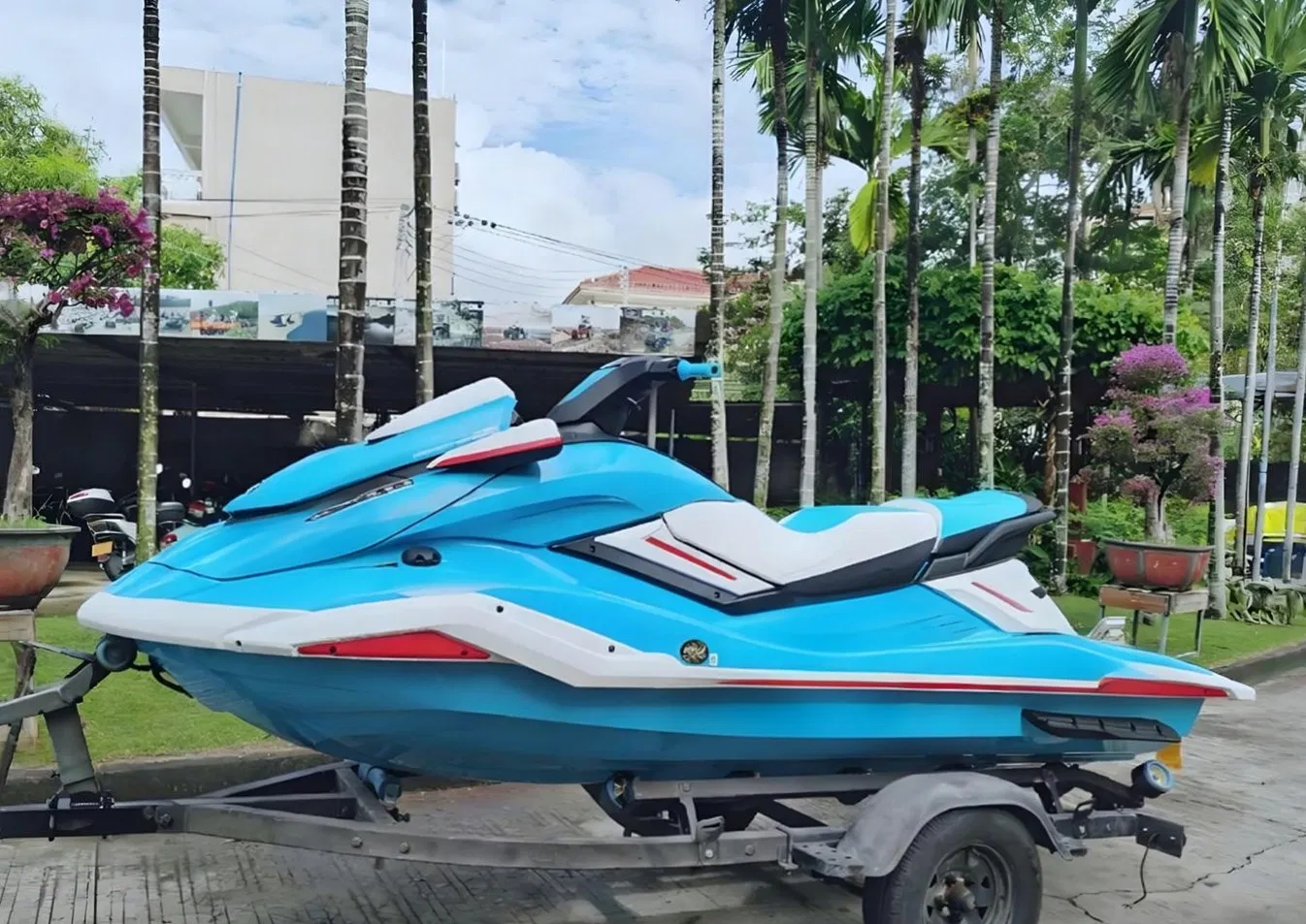 1300cc Fiberglass Jet Ski with Electric Brake Reverse Gear Adult Unisex, Year Round Use