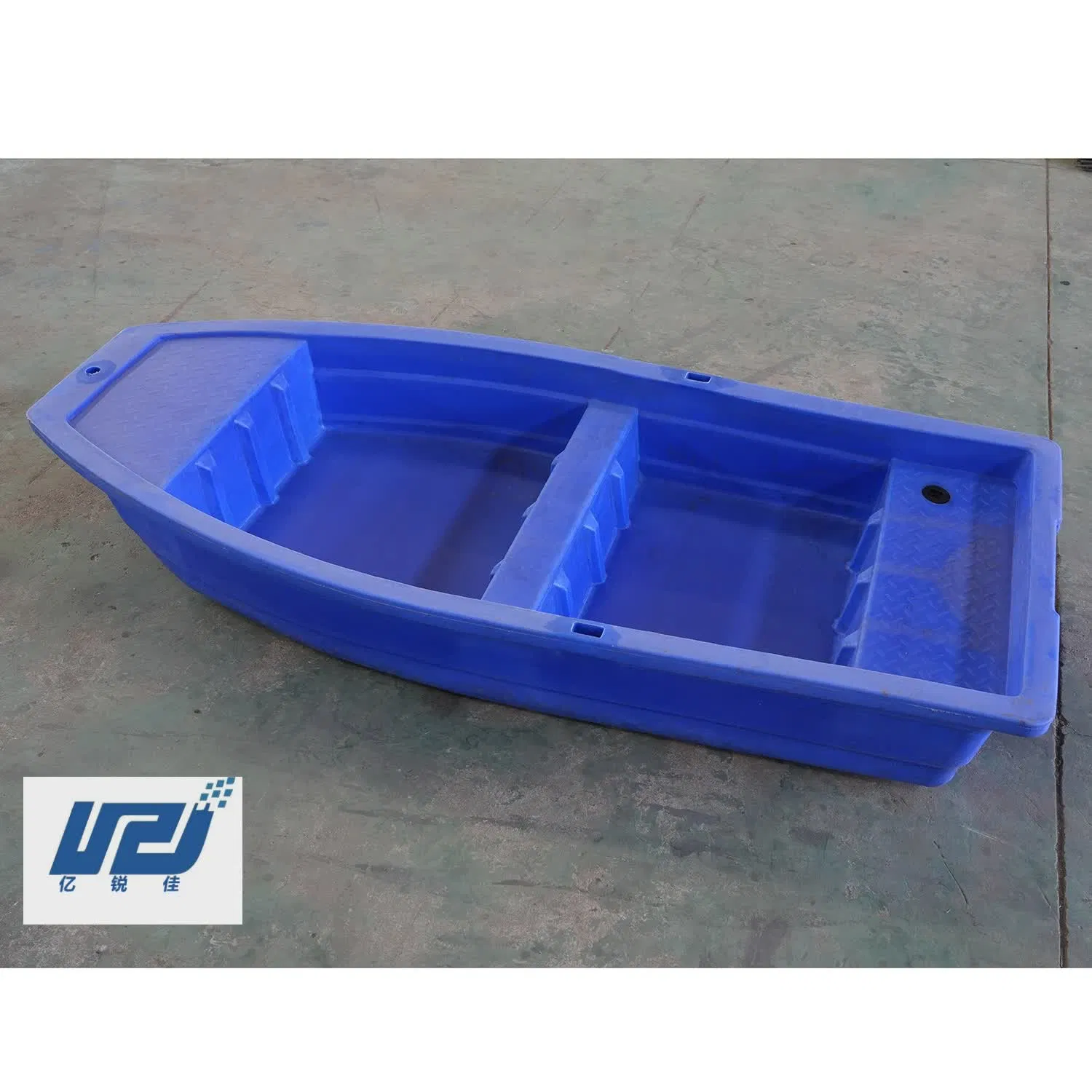 Lightweight Polyethylene Kayak or Vibrant Plastic Canoes for Recreational Paddling