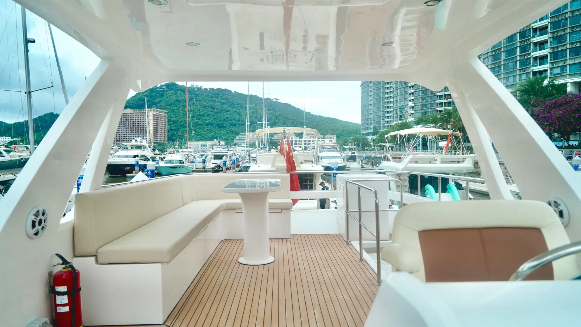 Shine50e Luxury Yacht Custom Fiberglass Boat Super Motor Yachts for Sale 50FT