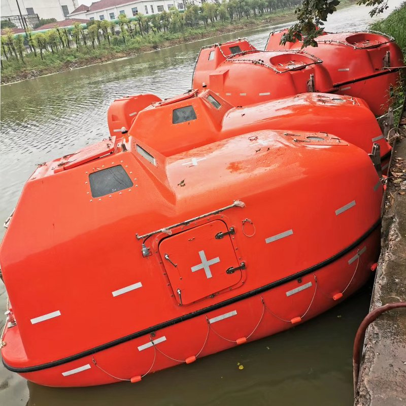 Solas 5.8m Fiberglass Boat Hull Enclosed Life Boat Marine Safety Equipment