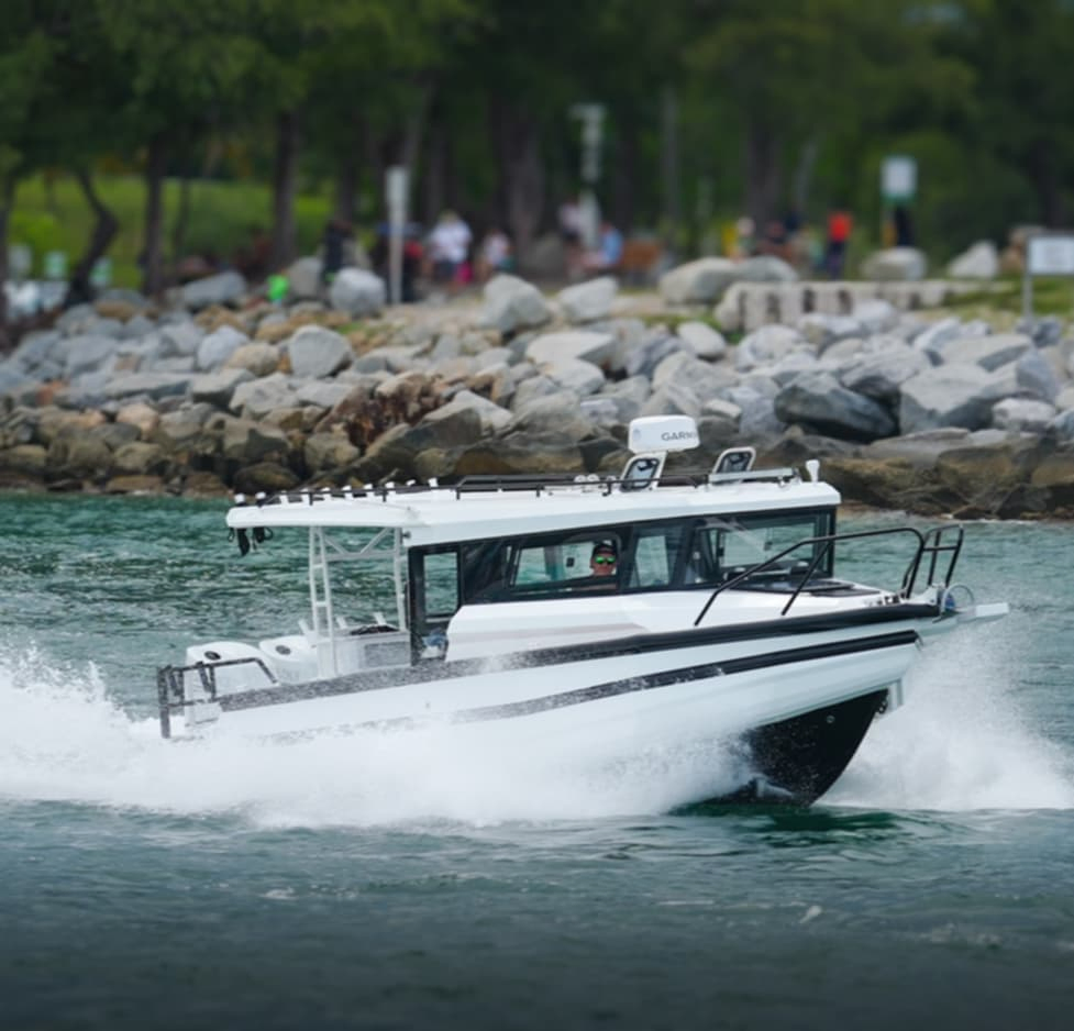 Hot Sale New 7.5m 25FT Easycraft XL Yacht with Enclosed Cabin Pontoon Hull Top Speed Sport Ships Outboard Motor Engine Aluminium Offshore Fishing Boat for Sale