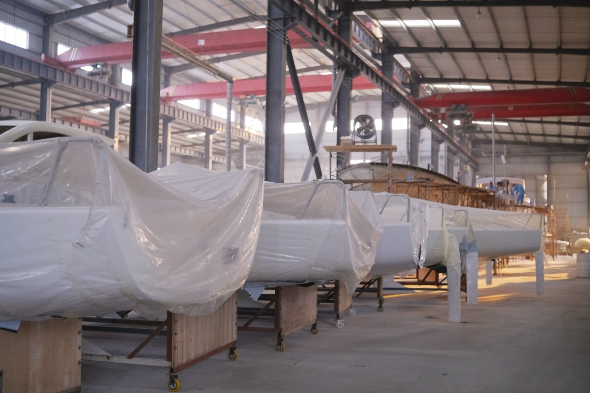 Customized 6.93m Lifting Keel Racing Sailing Boat Sailboat Yacht for Lake